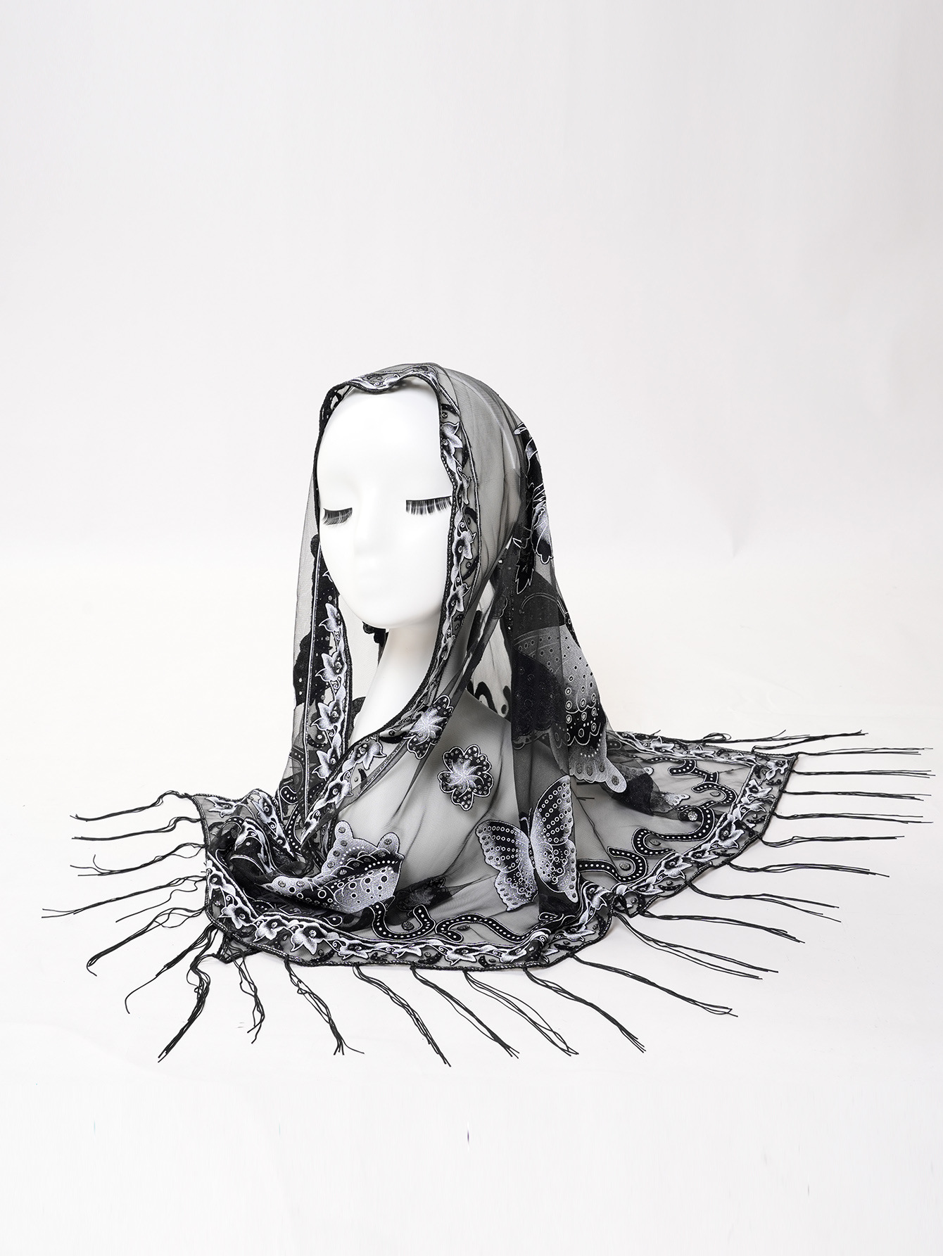 新款跨境专供流苏纯色镂空三角巾蕾丝蝴蝶绣花女士三角披肩围巾详情10