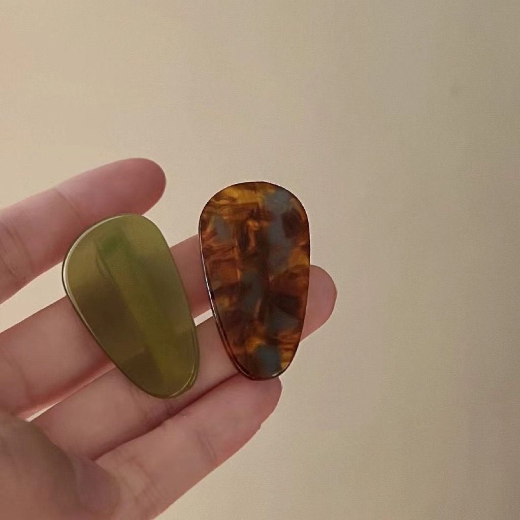 A new Korean style with a unique and stylish side clip, duckbill clip, simple, cute and fashionable bangs clip, hair accessory for women pic 38