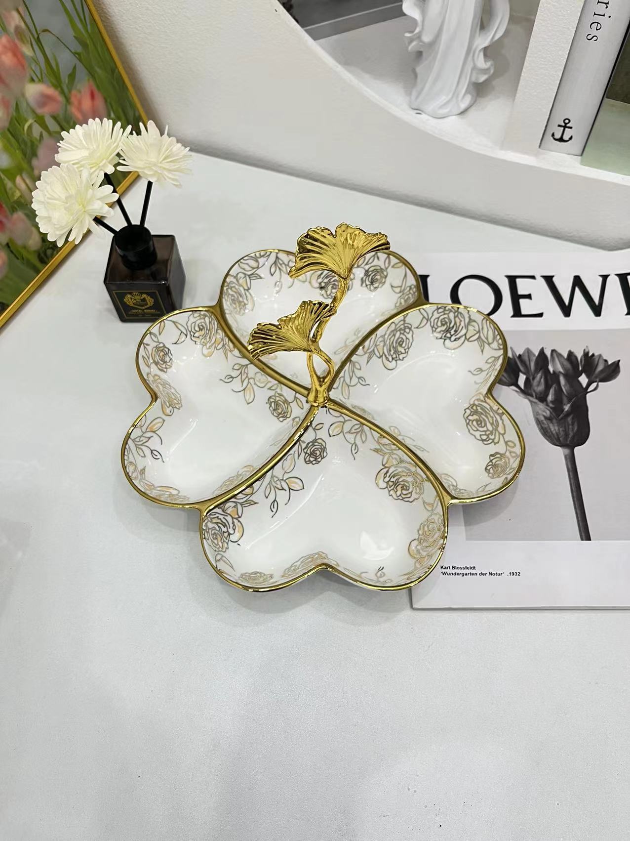 Creative ceramic multi-compartment fruit plate, pastry plate, flower tea, dried fruit snack plate, crystal, 4-compartment tableware, fruit plate, 13-piece golden castle vase pic 3