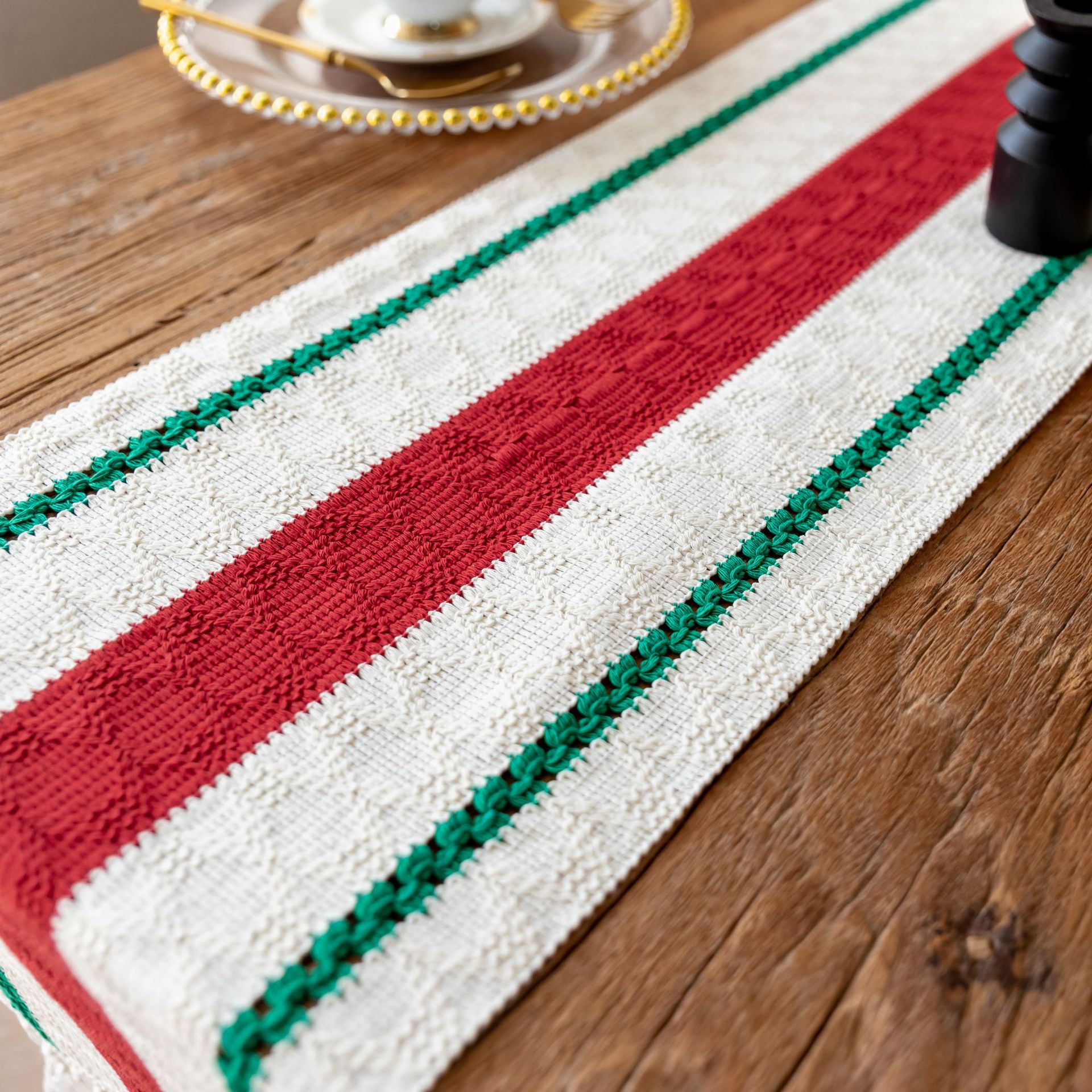 Wholesale of popular cross-border Christmas table flags, American red and green color New Year long tablecloths, entrance hall shoe cabinet decorative tablecloths pic 6