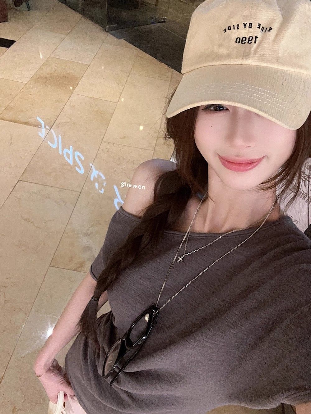 Korean casual design sense, niche and unique off-the-shoulder short-sleeved T-shirt for women, a chic summer waist-cinching and figure-hugging off-the-shoulder top pic 26