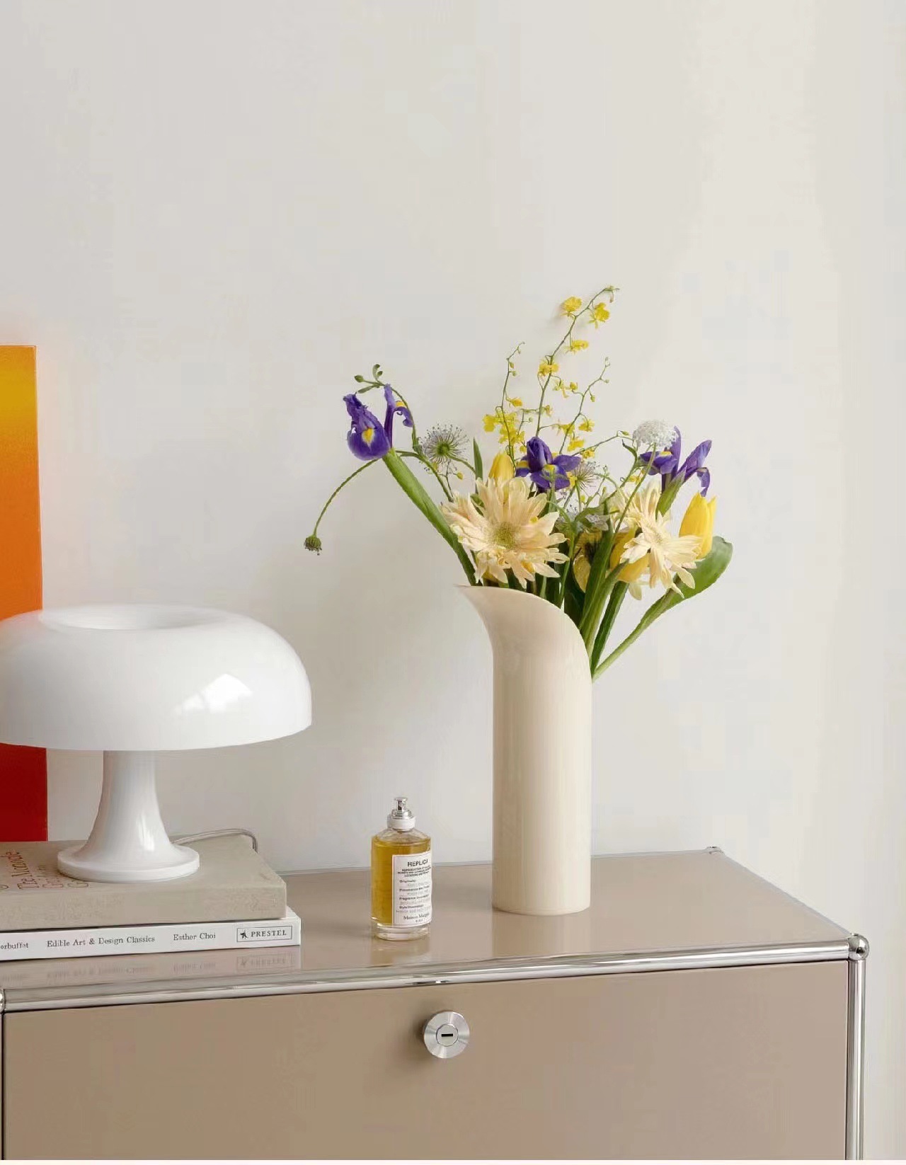 High-end vases, modern and simple artistic ornaments, simple flower arrangements, creative living room home ornaments, soft decorative items, vases pic 17