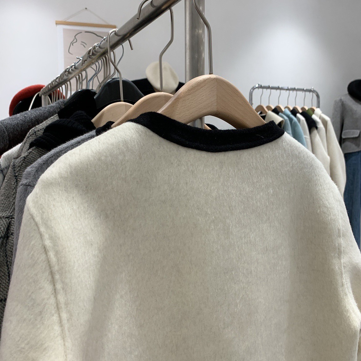 French chanel-style short double-sided wool and woolen coat for women to look younger and petite in spring. Cashmere Hepburn style top pic 23