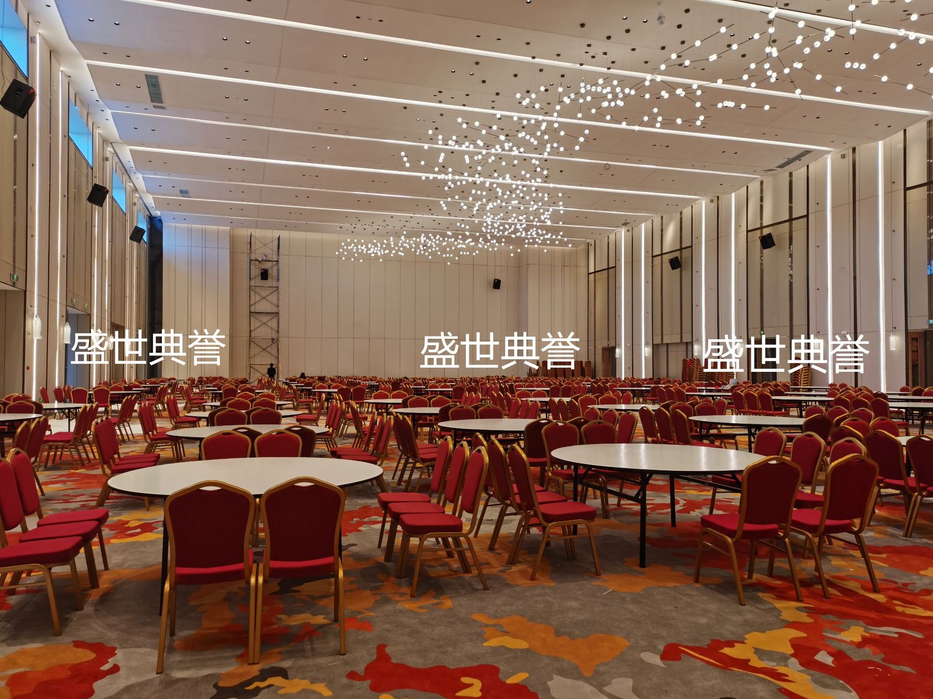 随州五星级酒店铝合金宴会椅子会议中心折叠椅饭店宴会厅餐桌椅详情15
