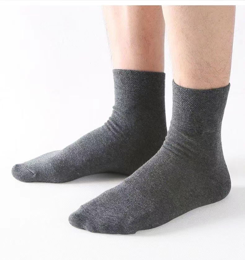 Calcetines stand de piso de una pieza para el cabello calcetines medios para hombres sudor absorbente anti-olor antibacteriano primavera verano cuatro estaciones simple color sólido estudiante versátil respirable calcetines deportivos de una pieza para el cabello pic 12