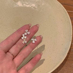 睡觉不用摘锆石耳圈女ins冷淡风高级感耳扣百搭小众设计耳环耳饰详情9