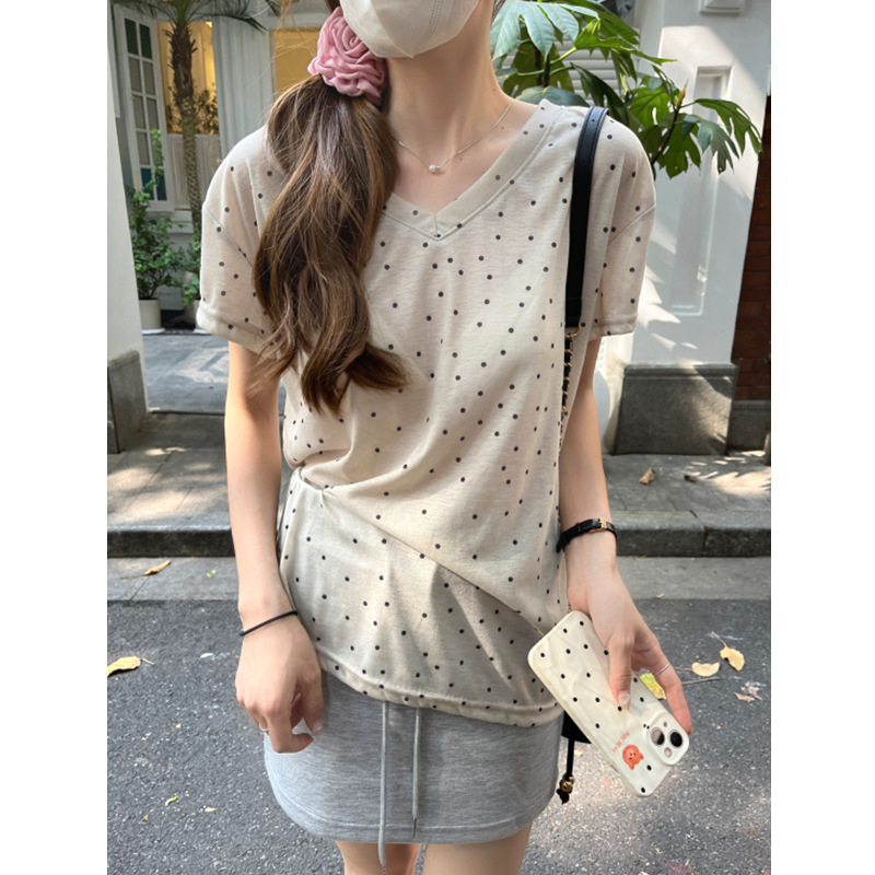 轻薄亲肤V领波点设计感遮肉显瘦打底短袖T恤女夏季新品百搭上衣潮详情40