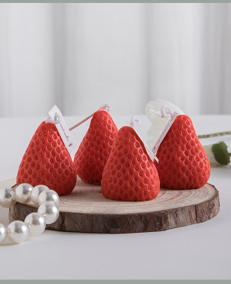 Wholesale of soy wax scented strawberry candles in gift box set. Cute and creative birthday gifts. Strawberry scented candles pic 3