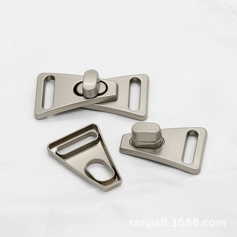 Metal buckles, adjustable buckles, clothing twist buckles, overcoats, jackets, lock buckles, belt buckles, lap buckles and turn buckles are three excellent accessories pic 10