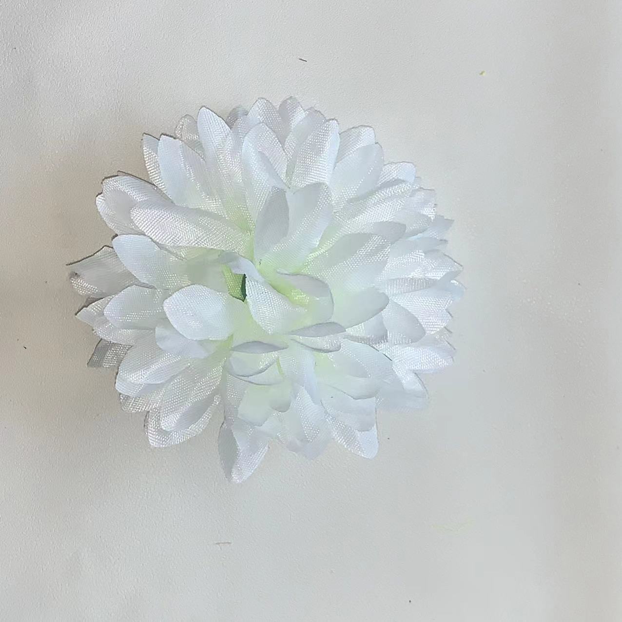 The flowers are cheap and beautiful. The flower heads are preserved flowers. We offer wholesale of fake flower arrangements for visiting graves and paying respects during the Qingming Festival pic 12