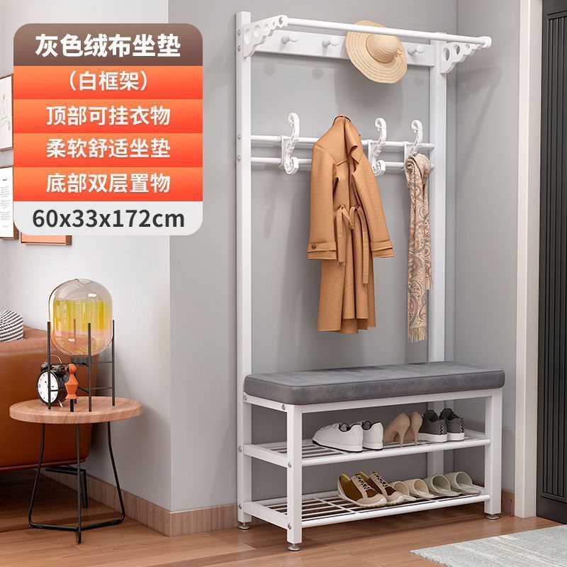 The small entrance hall with a coat rack can accommodate soft-padded cushions and a shoe rack pic 4