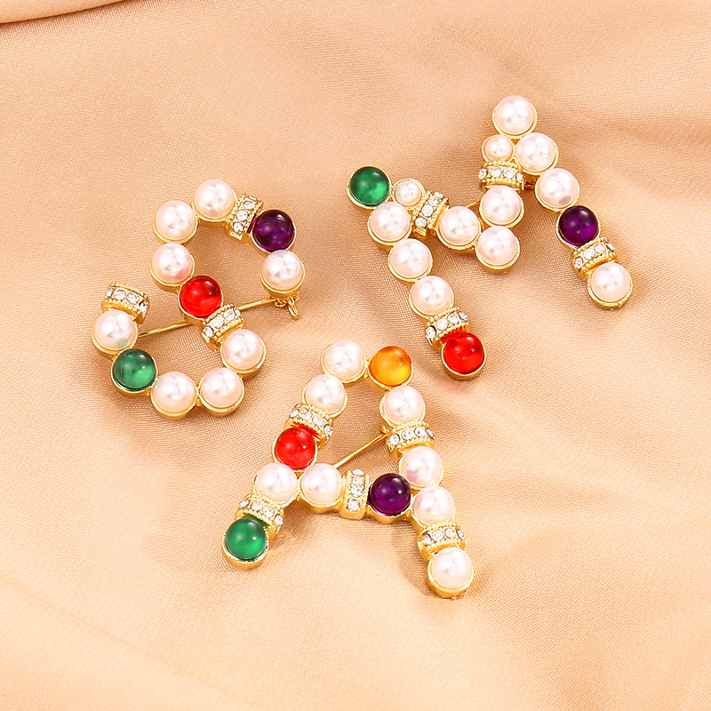 新款同款山茶花胸针字母防走光五角星胸花蜜别针配饰批发详情17