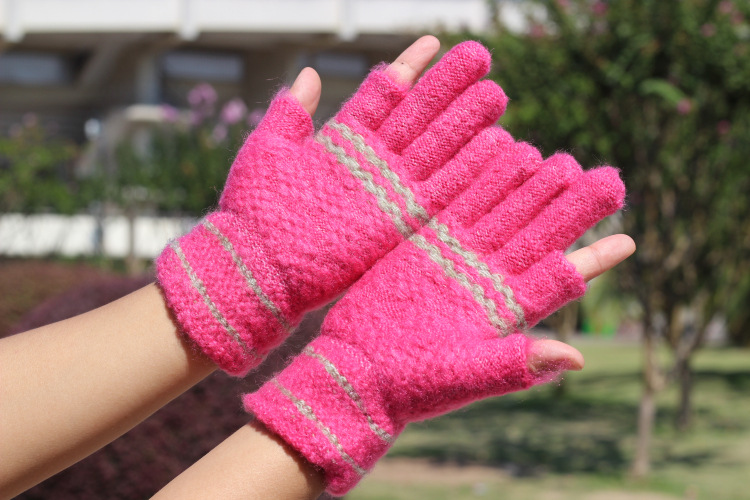 2019 Autumn/Winter new style of warm typing gloves for women with exposed fingers, winter cold protection for playing games and woolen yarn gloves pic 2