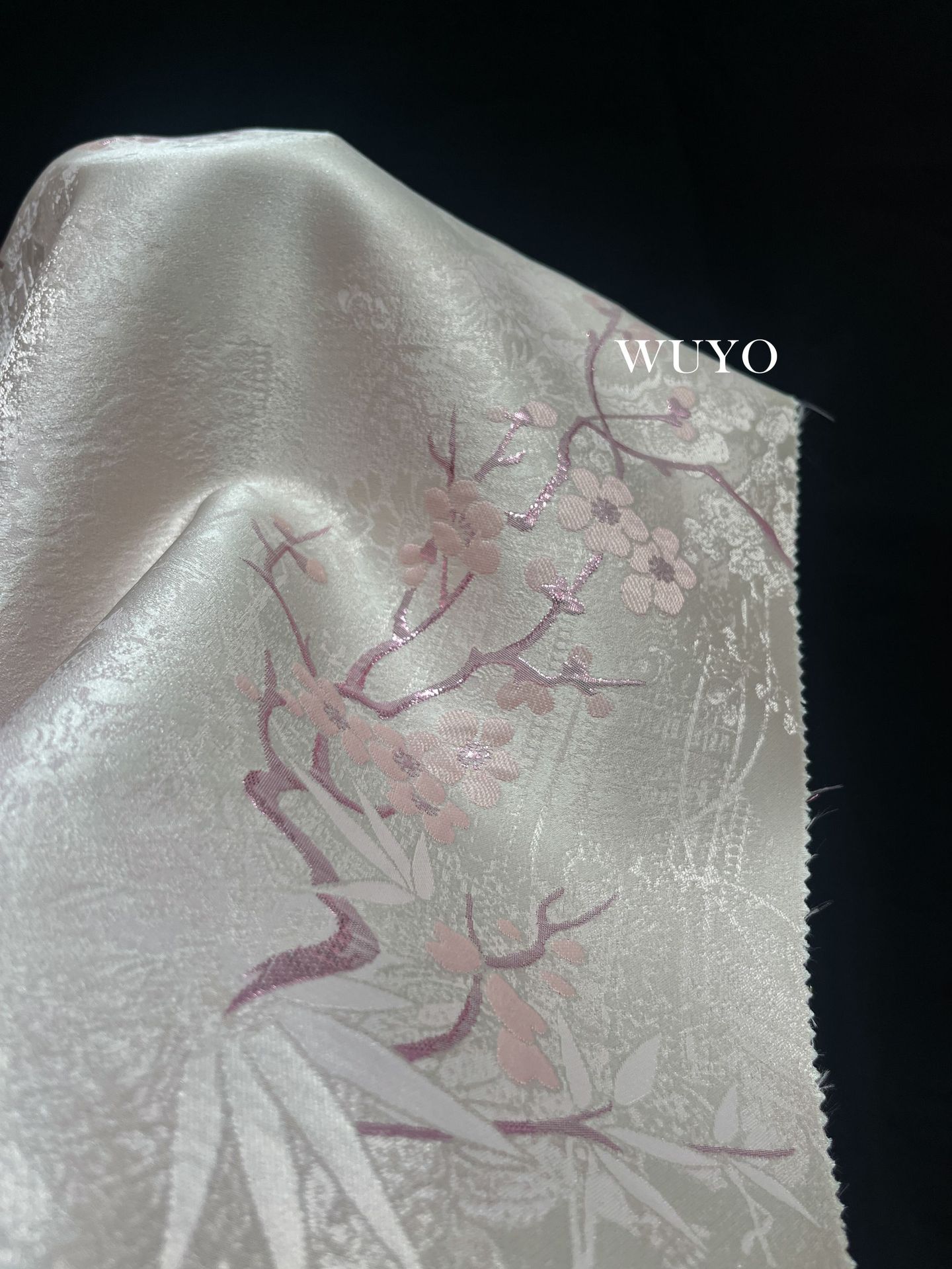 国潮新中式时装面料秋冬梅花香色织提花国风旗袍马甲详情19