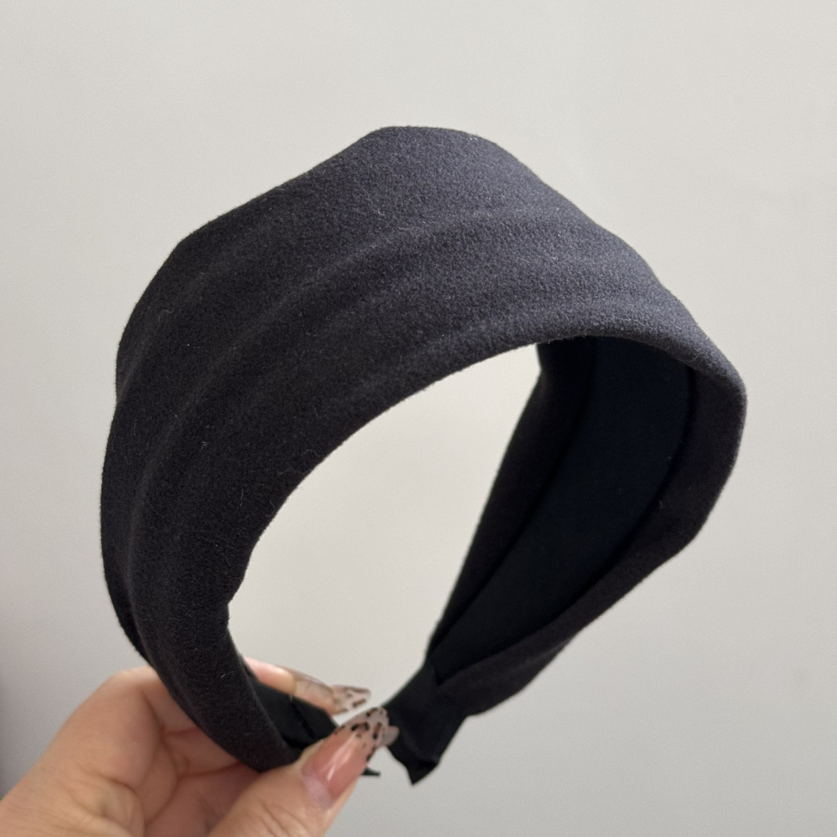 Wide-brimmed solid-color retro hair band, comfortable fabric, fashionable and high-end style, hairpin headband, versatile and elegant, high top hair accessory pic 24
