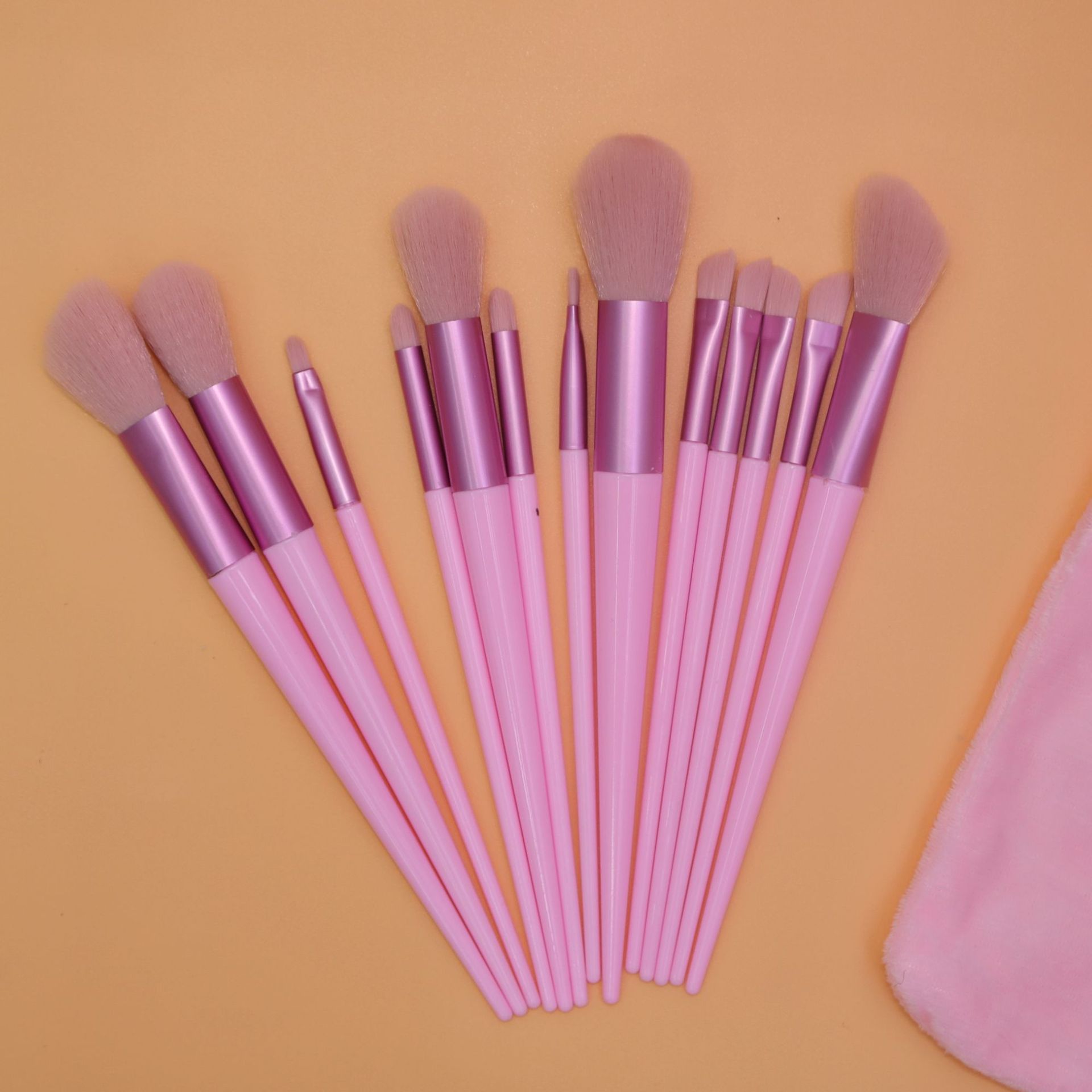 新款13支粉色化妆刷套装便携款软毛腮红刷眼影刷全套美妆工具详情3