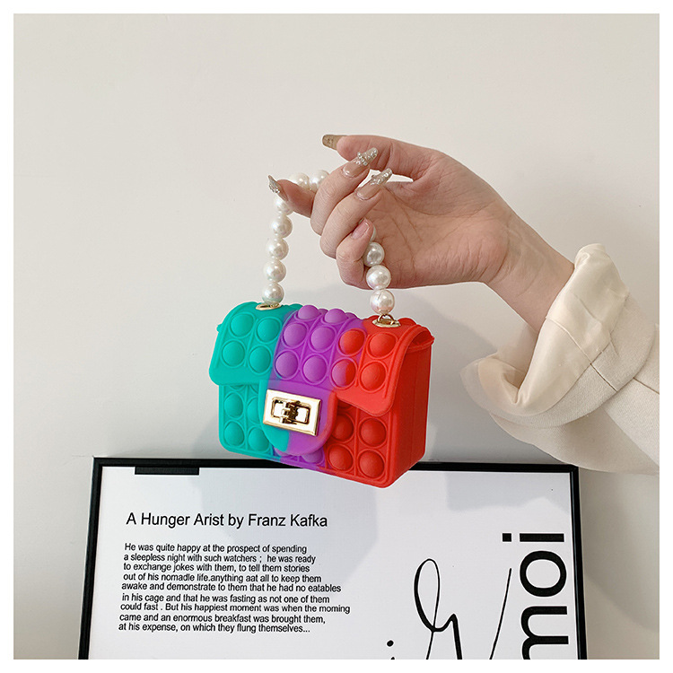 A new silicone bag for women in spring 2022, a trendy and avant-garde rat-killing pearl chain small square bag pic 26