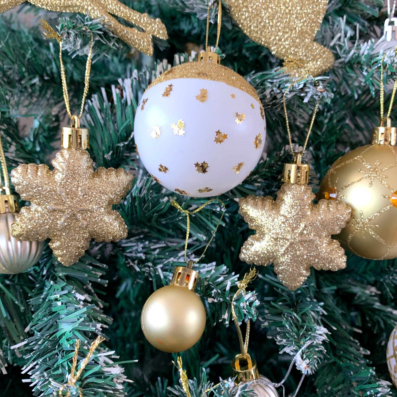 Temu/SHEIN Christmas decorations: Electroplated deer plastic balls, painted Christmas ball sets, Christmas tree pendants pic 17