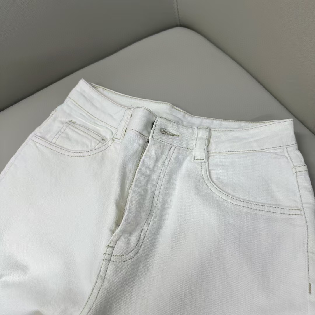 女款春秋季直筒宽松设计休闲裤显瘦高腰弹力白色牛仔裤 一件代发详情13