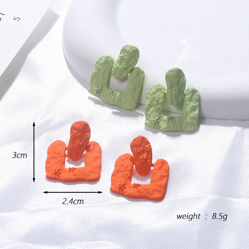 European and American style, retro geometric shape, fashionable ear studs, industrial style, grand and exaggerated design sense, simple and elegant earrings pic 2