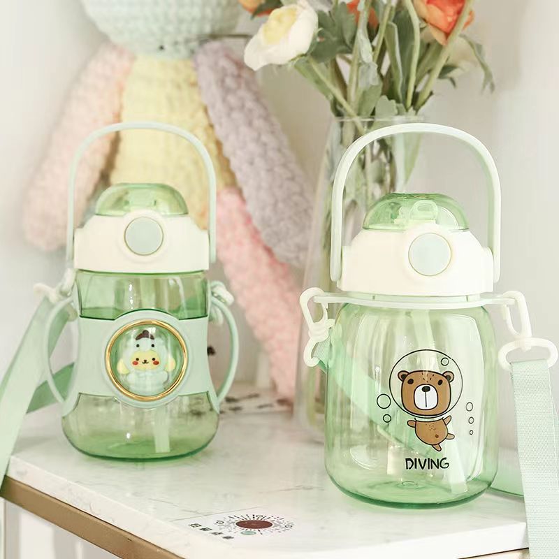 新款夏季儿童学生水杯便携背带高颜值塑料带吸管杯子萌趣可爱水壶详情7