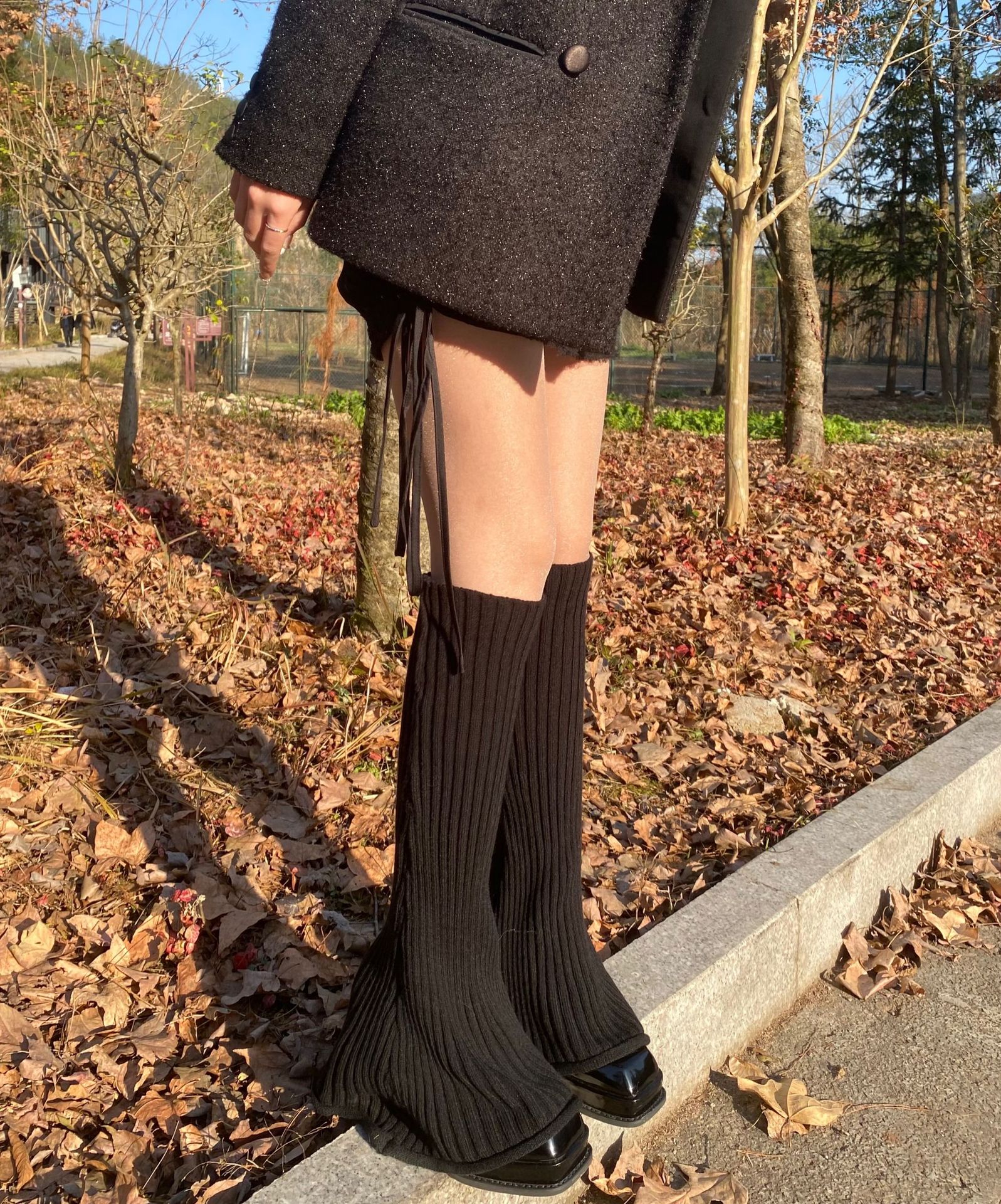 Otoño invierno influencers piernas calientes retro cuerno casquillo estilo nicho slim jersey rayas de lana piernas largas ligas pic 23