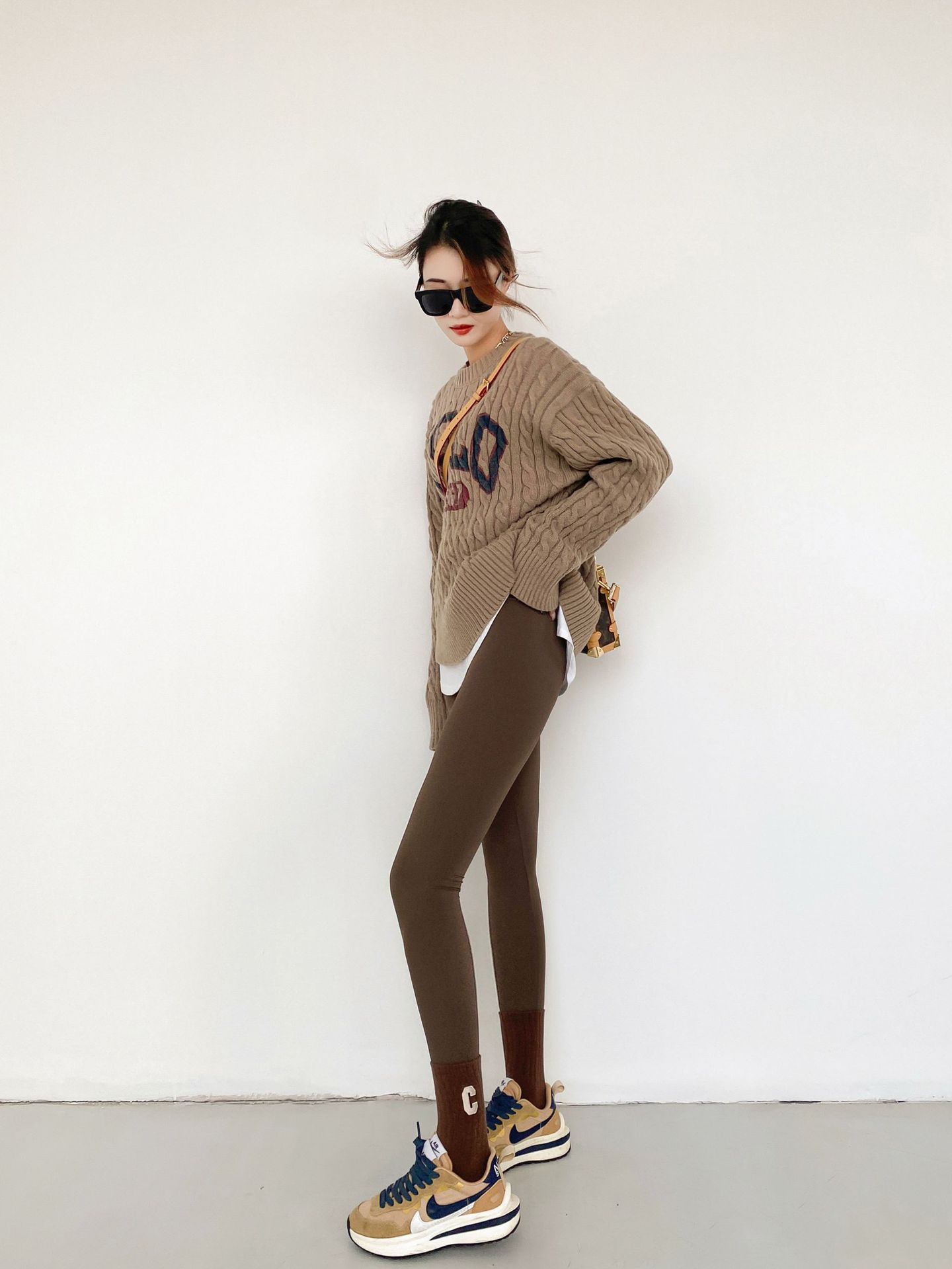 Wholesale of 2023 Spring and autumn tight-fitting high-waisted leggings, water-sparkling Barbie pants, a must-have for lifting buttocks, 9-inch pants, a one-piece replacement for women pic 25