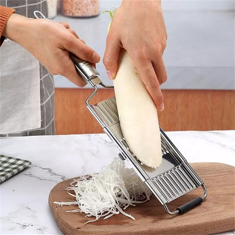 The new multi-functional vegetable cutter, three-in-one grater, grater, slicer and stainless steel grater are selling well across borders pic 3