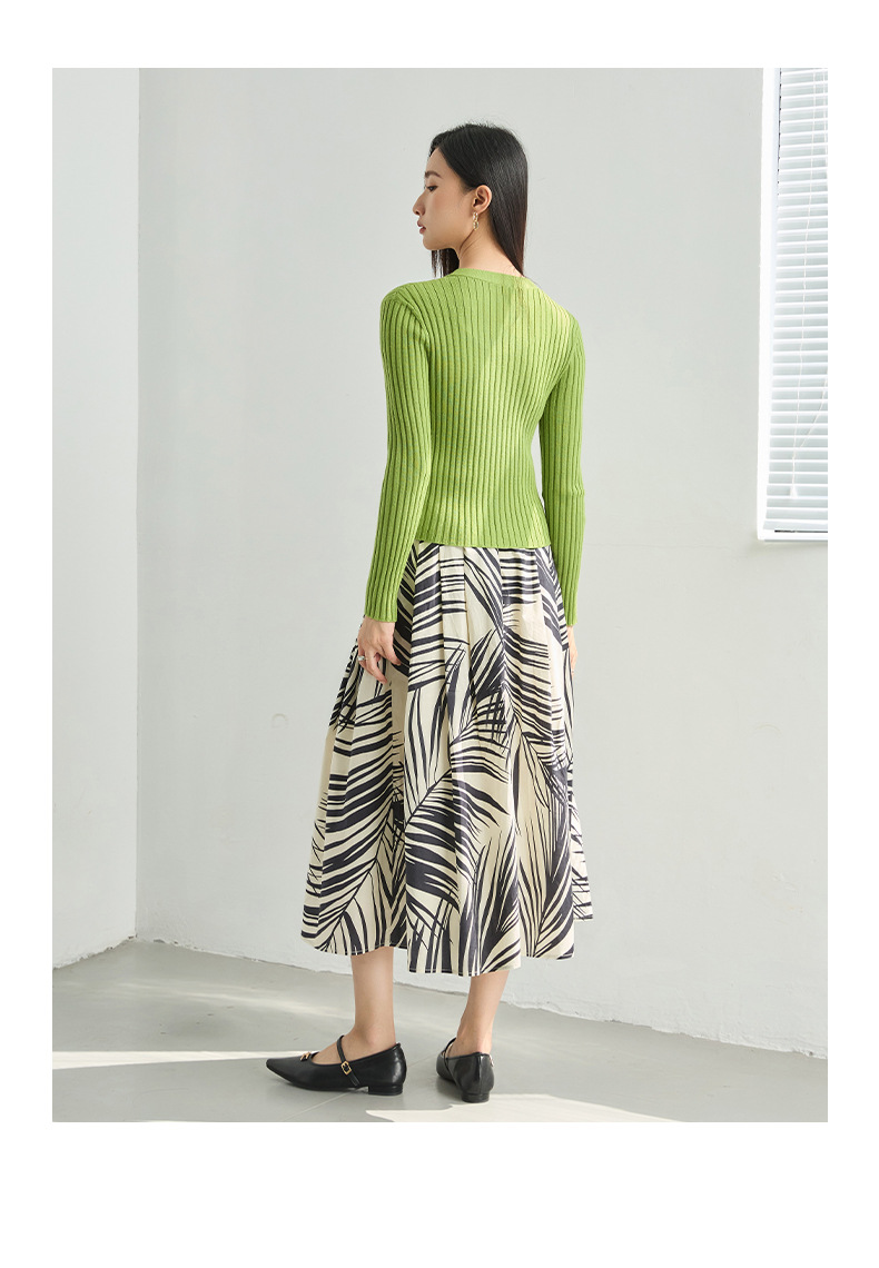 2024 Early Spring new collection: 15-stitch seamless texture all-wool knitted sweater, slim V-neck, soft and smooth, zero pressure thin cardigan pic 14