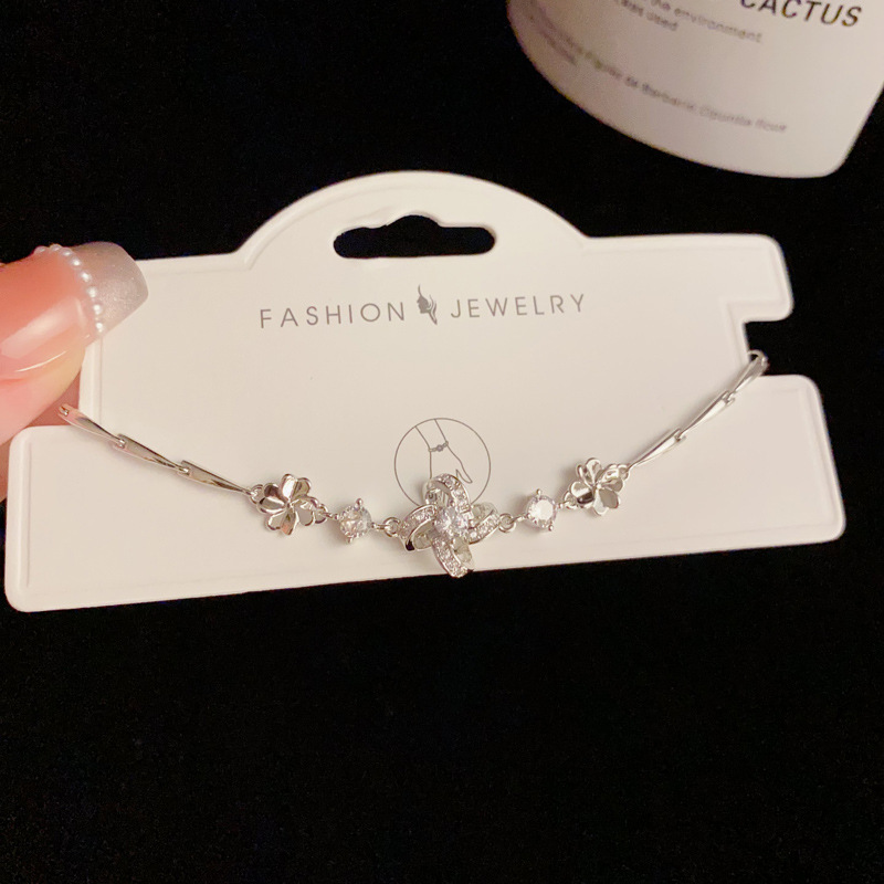 The silver series summer new exquisite and versatile zircon bracelet with a fresh and elegant style is a unique, light luxury and high-end jewelry accessory pic 15