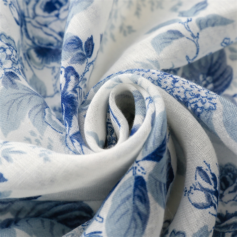 A traditional Chinese style, retro blue and white porcelain, cotton and linen hand-held scarf with a touch, and a long fringed gauze scarf pic 16