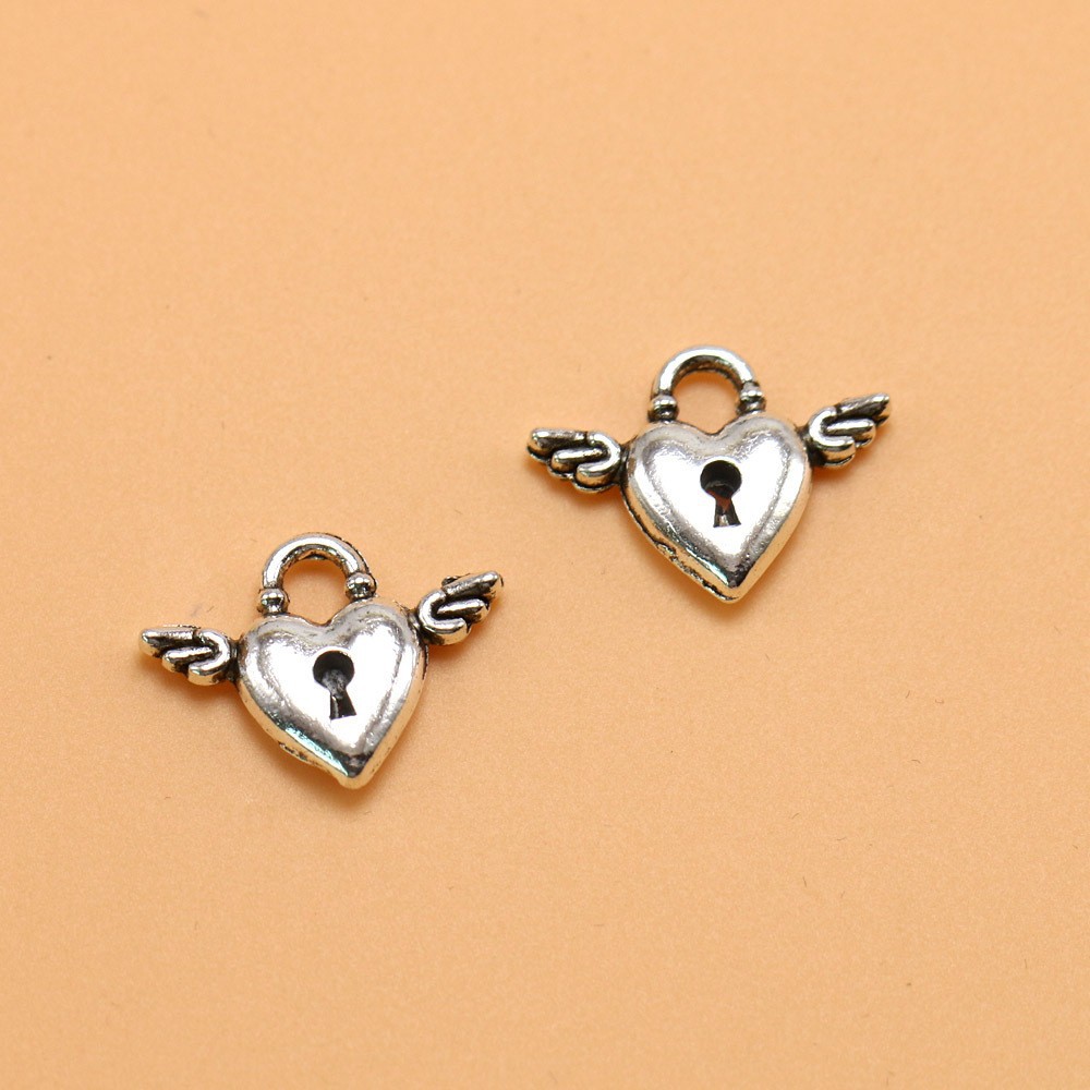 Creative and romantic couple heart lock bracelet accessory pendant, Angel Wing heart-shaped wing necklace, alloy pendant accessory pic 2