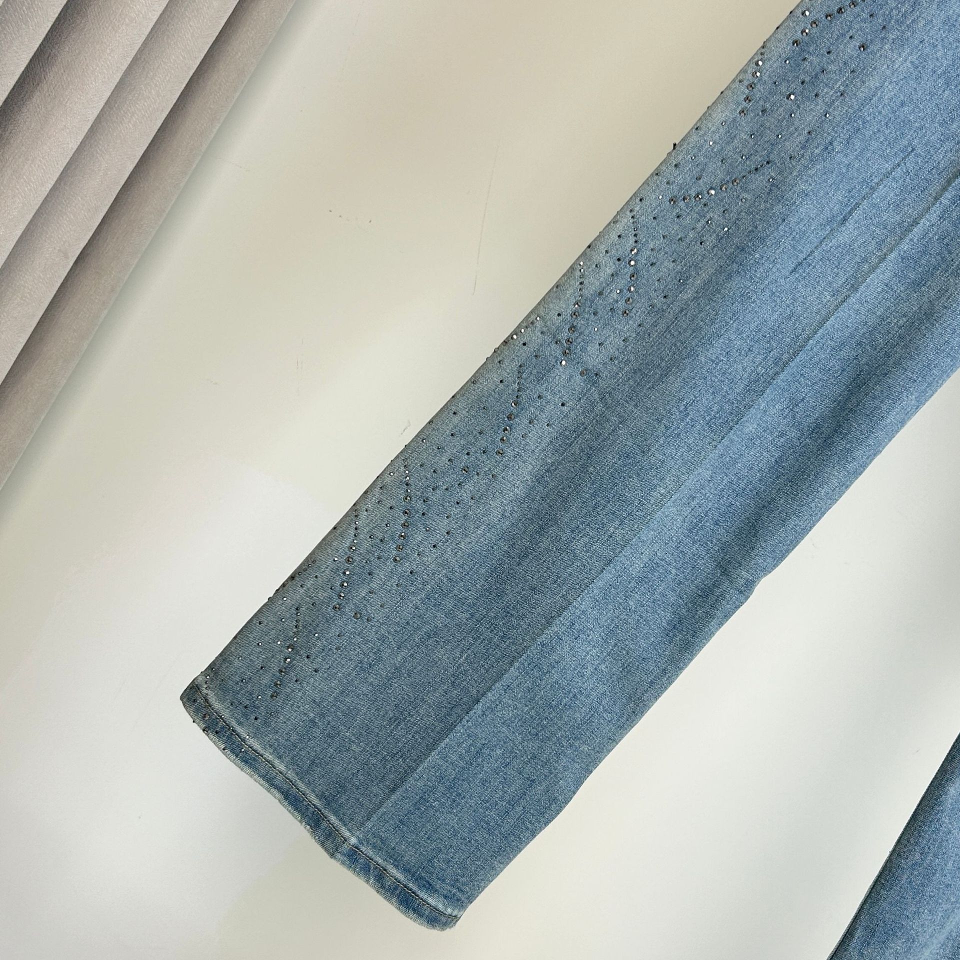 欧洲站烫钻钉珠星星水洗牛仔裤女新款高腰宽松直筒拖地裤详情9