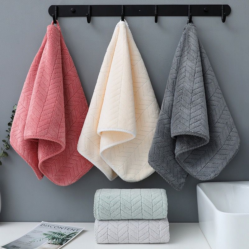 This coral fleece towel is soft, skin-friendly, absorbent, breathable, and can be used to dry hair without shedding. It is suitable for both men and women to wash their faces and take baths pic 1