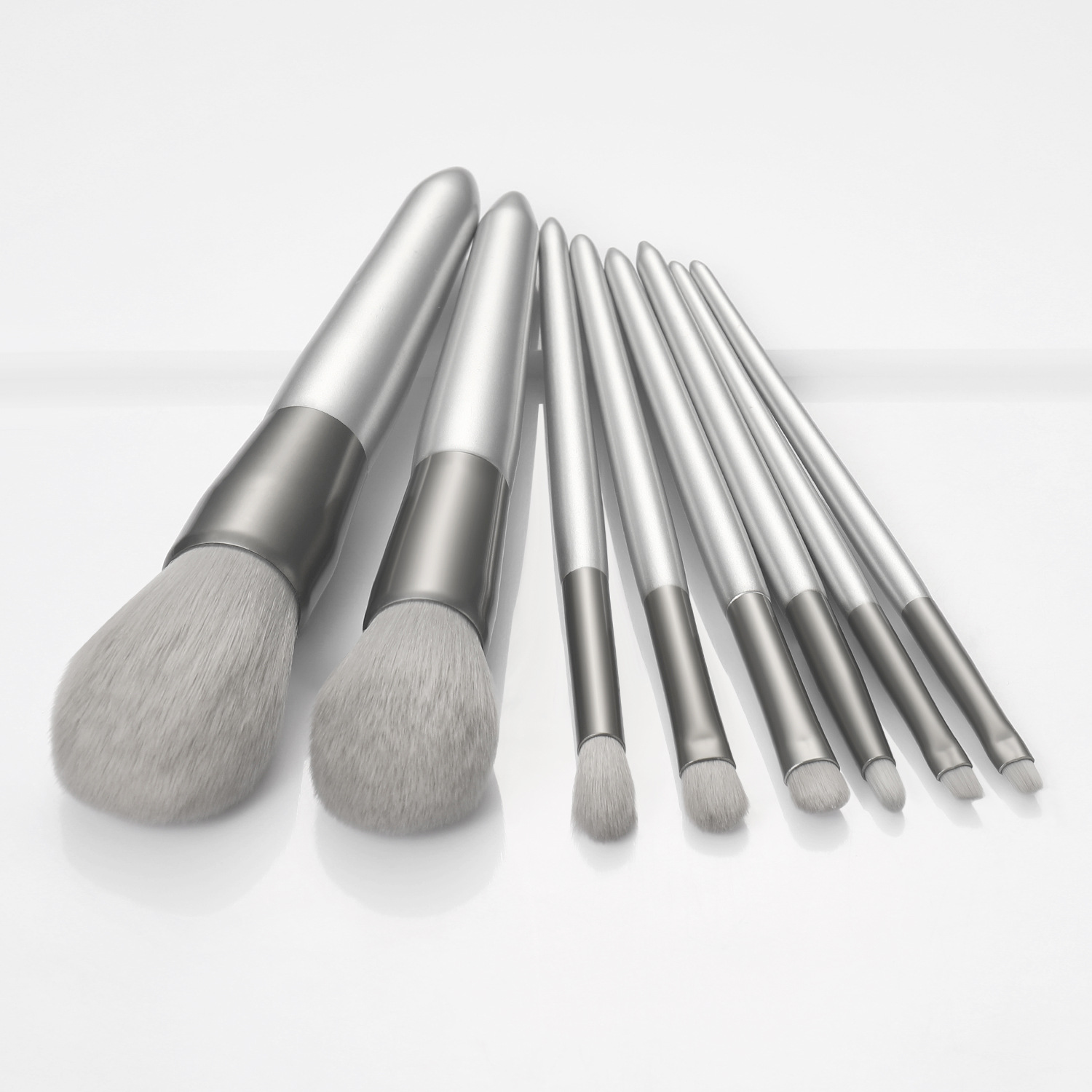 The manufacturer supplies 8 makeup brush sets, storage bags, artificial fiber wooden handles, blush brushes, loose powder brushes, shanilak in stock pic 4