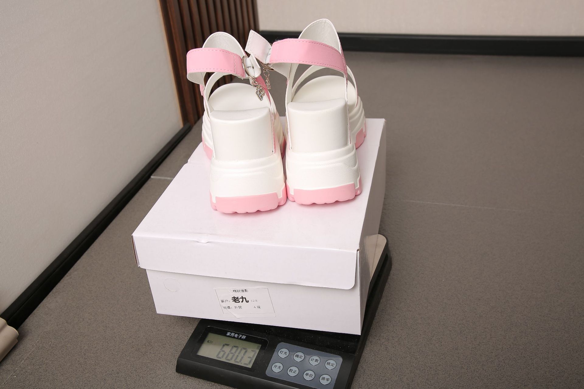 2024春夏新款外贸大码厚底坡跟女士休闲凉鞋temu纯色简约厚底松糕详情10