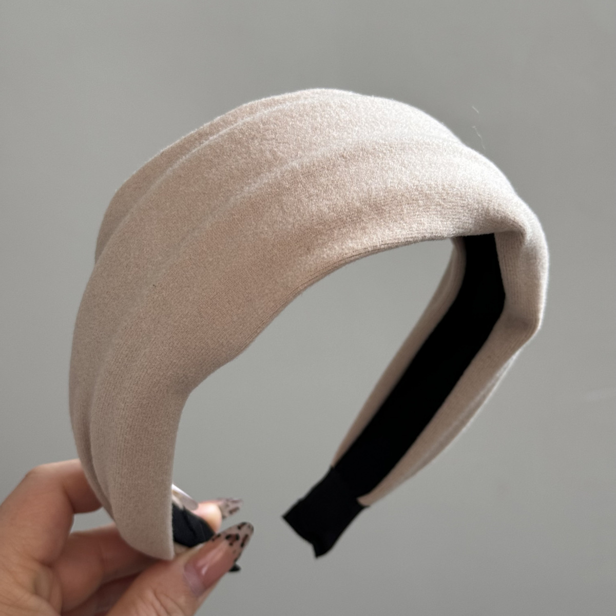 Wide-brimmed solid-color retro hair band, comfortable fabric, fashionable and high-end style, hairpin headband, versatile and elegant, high top hair accessory pic 20