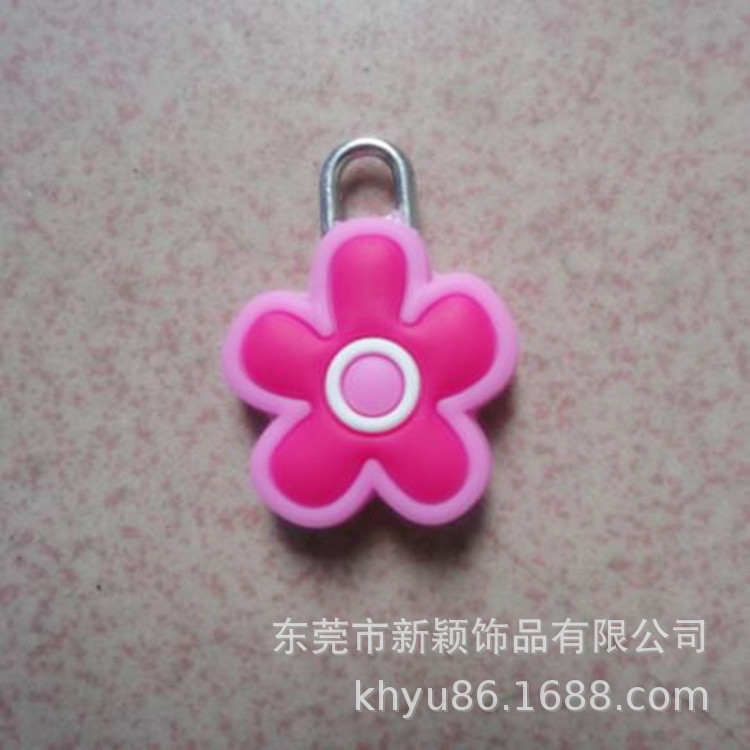 工厂优惠供应PVC软胶拉牌滴胶logo硅胶拉片 鞋帽服饰箱包拉头拉尾详情11