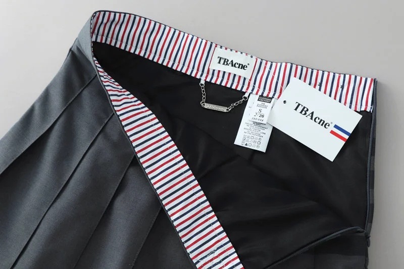 The new TB college style four-bar high-waisted pleated skirt in the summer of 2019 in Europe and America is A bestseller. The A-line skirt is short in the front and long in the back to prevent exposure pic 24