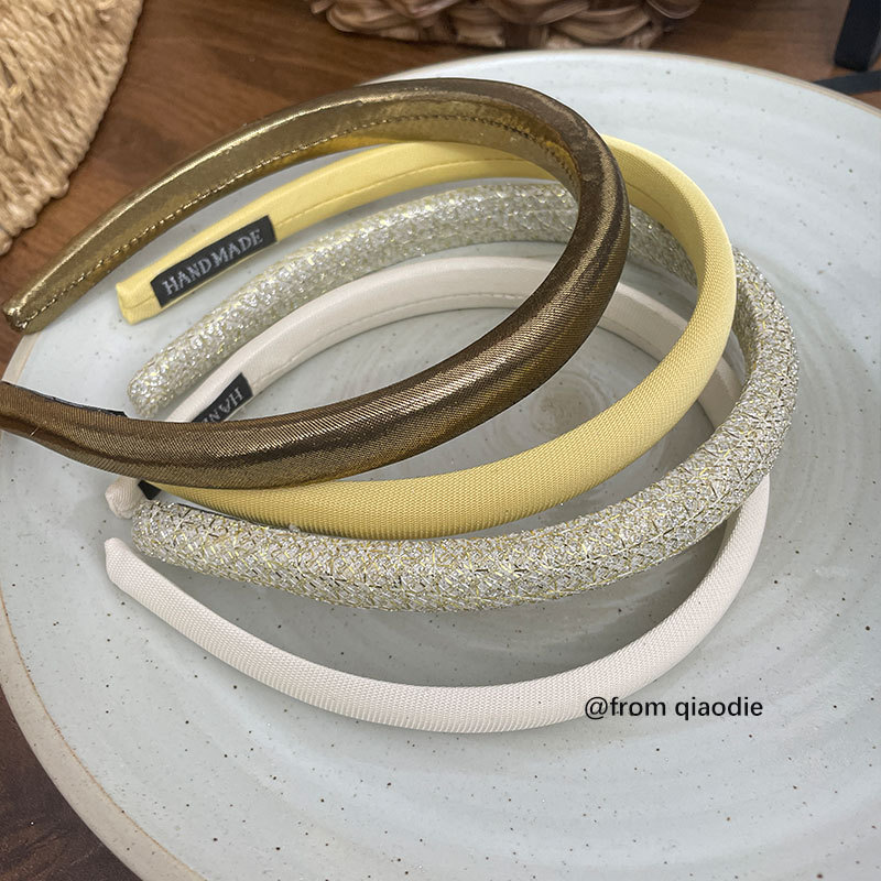 This is a high-end Korean hairband for women to wear on a daily basis. It is a slim sponge hair accessory that can increase the height of the top of the head. New style 2025 pic 7