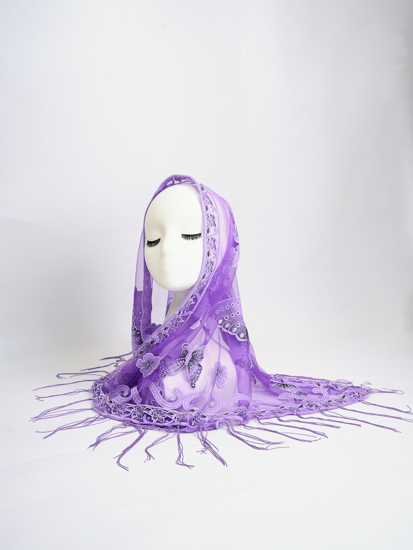 新款跨境专供流苏纯色镂空三角巾蕾丝蝴蝶绣花女士三角披肩围巾详情6