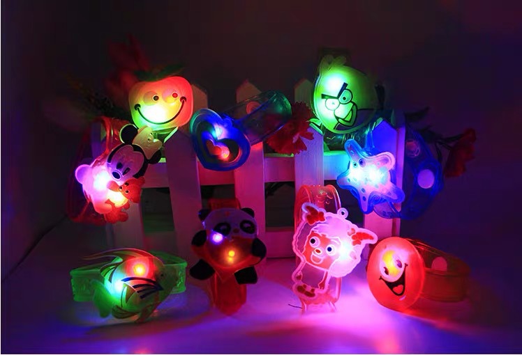 发光小玩具摆地摊夜市摆摊网红新款热卖货源义乌商品儿童火爆项目详情11