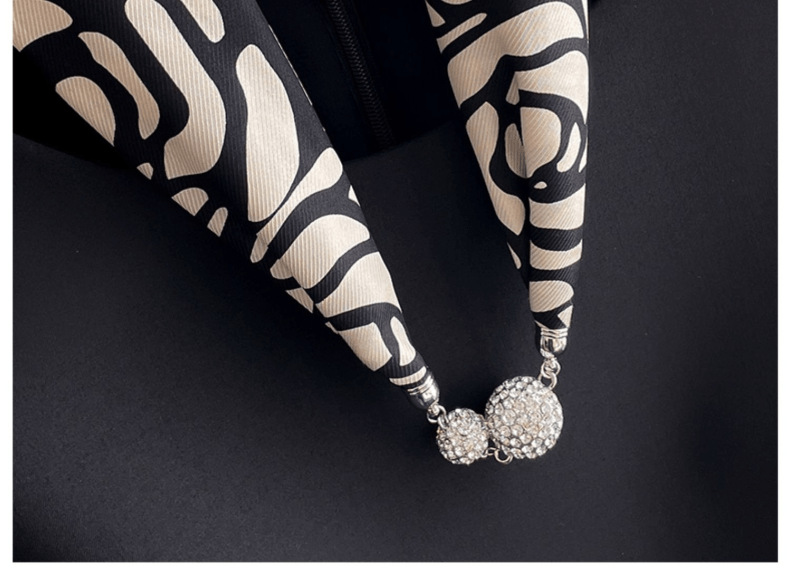 韩版璀璨流星真丝领巾磁扣小丝巾项链桑蚕丝百搭锁骨丝巾围脖女详情8