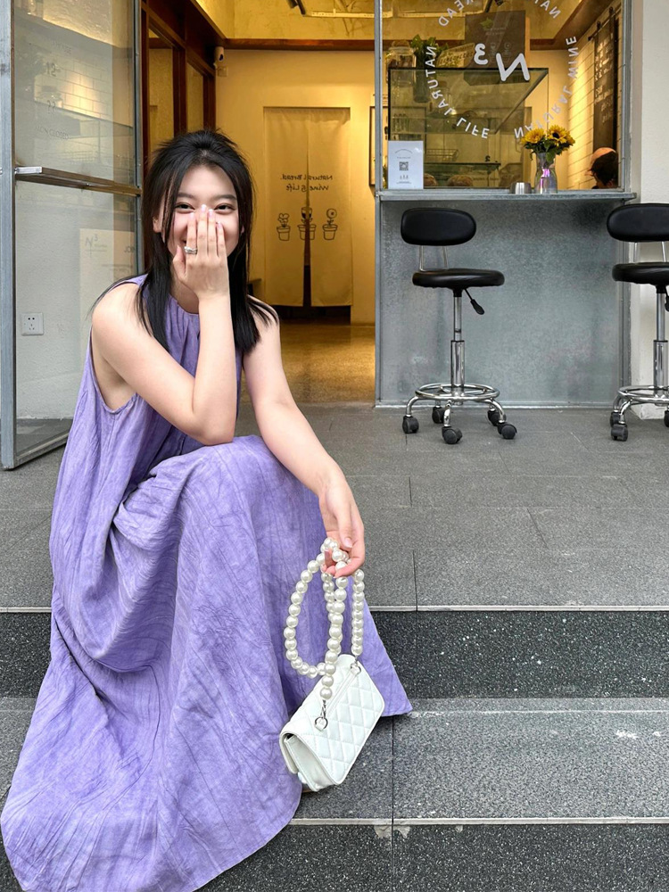 紫色亚麻无袖背心连衣裙女2024年夏季新款挂脖褶皱设计感小众长裙详情2