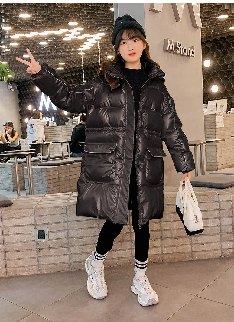 The new cotton-padded jacket for girls in 2023 features a longer winter design with a cinched waist and skirt. It is a plump and stylish cotton-padded jacket for children pic 35