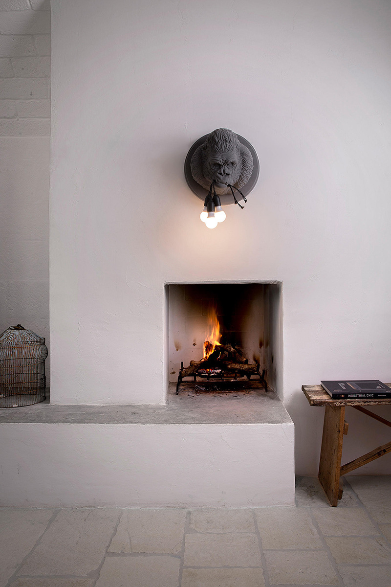 Industrial-style retro Nordic style artistic and creative living room corridor, powerful resin gorilla wall lamp pic 8