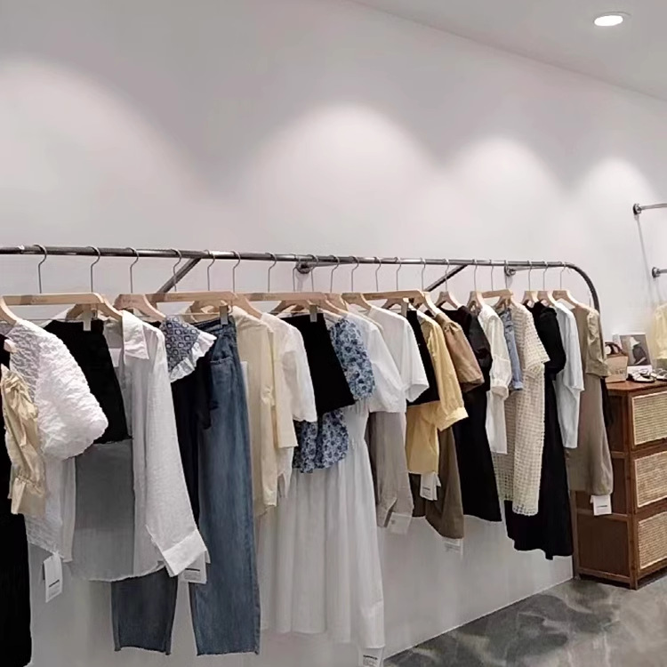 服装店实木儿童衣架无痕挂钩家用加粗成人裤架防滑晾衣架衣挂批发详情8