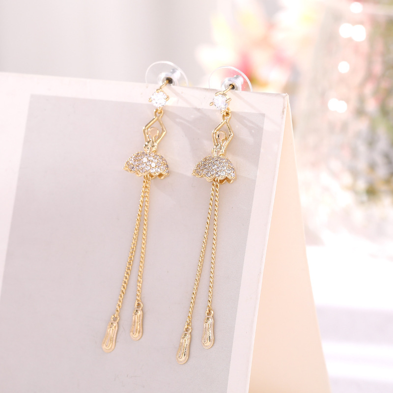 New Korean earrings are directly supplied. Creative silver needles, simple electroplated stud earrings, sweet and fairy-like long earrings are available for wholesale pic 10