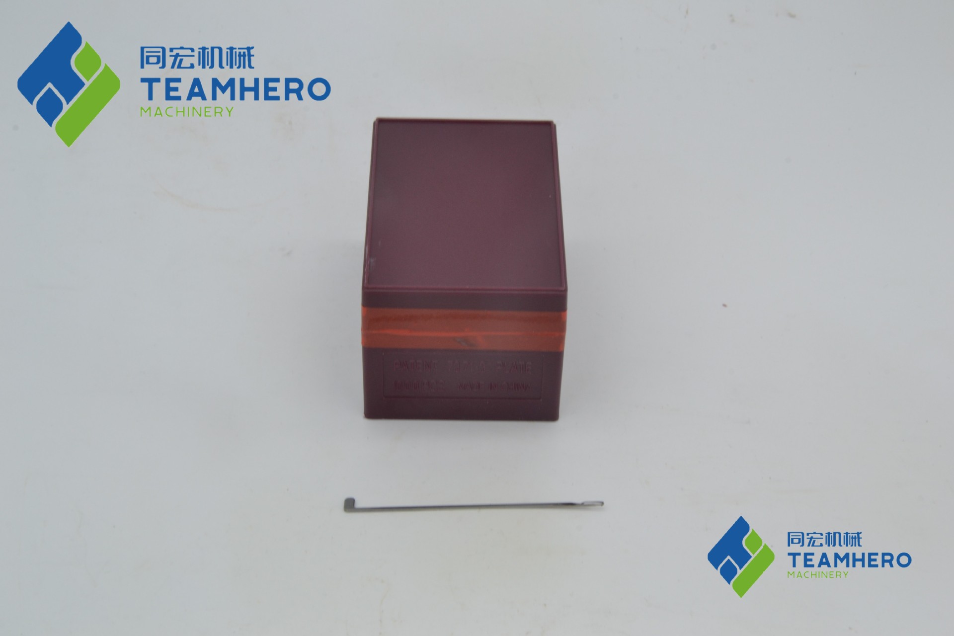 980 Hook knitting machine parts, webbing machine parts, crochet hooks 73.71 German steel shuttleless machine parts, rubber band needles, hooks pic 1