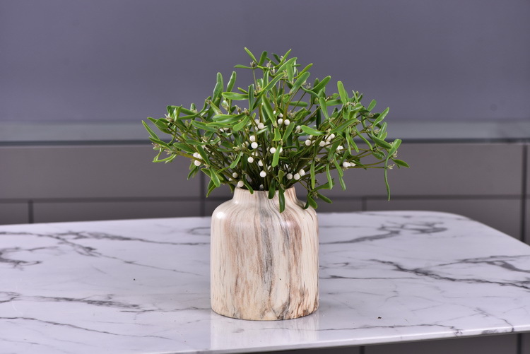 Factory direct sales of artificial mistletoe, wholesale of artificial plants, flower arrangement materials, window display, soft furnishings, pearl fruit and green plants pic 11